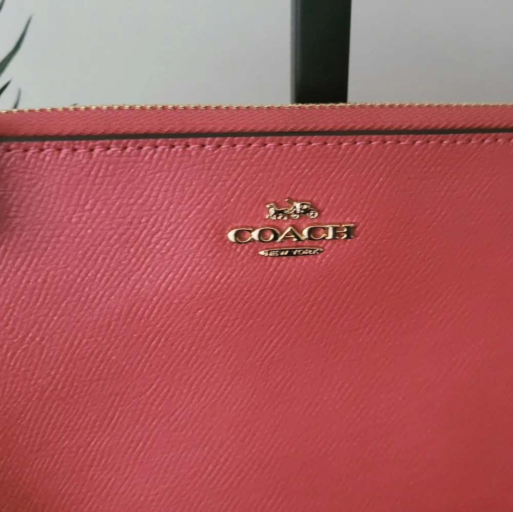 Coach Coral Leather Wristlet with Gold Chain - Picture 2 of 6